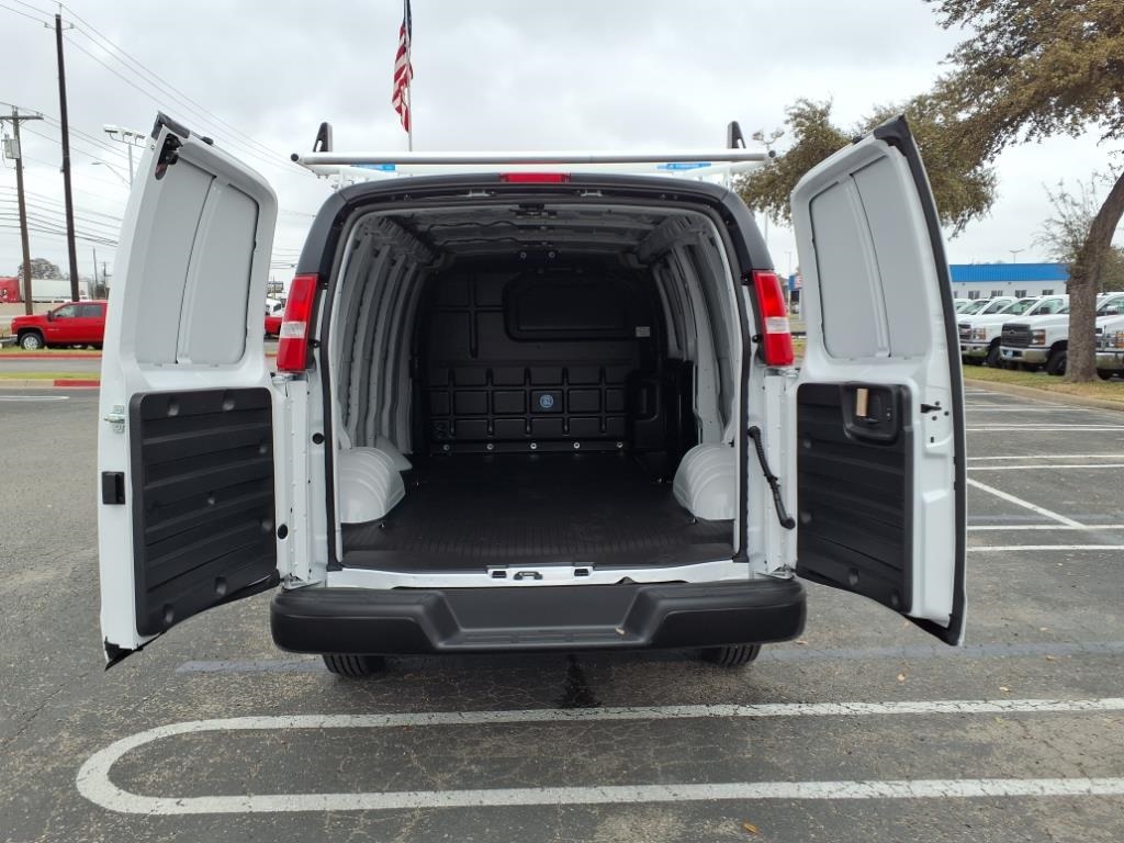 Vehicle image 9 of 25