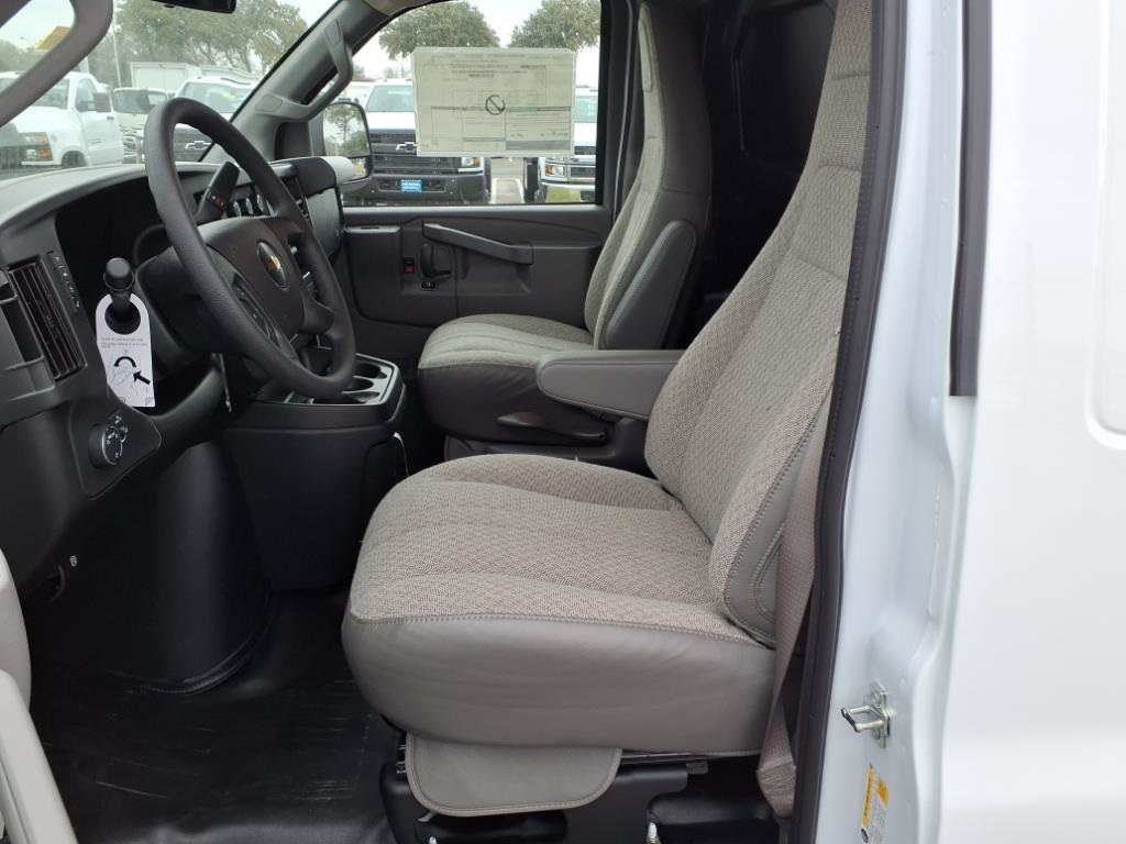 Vehicle image 6 of 25