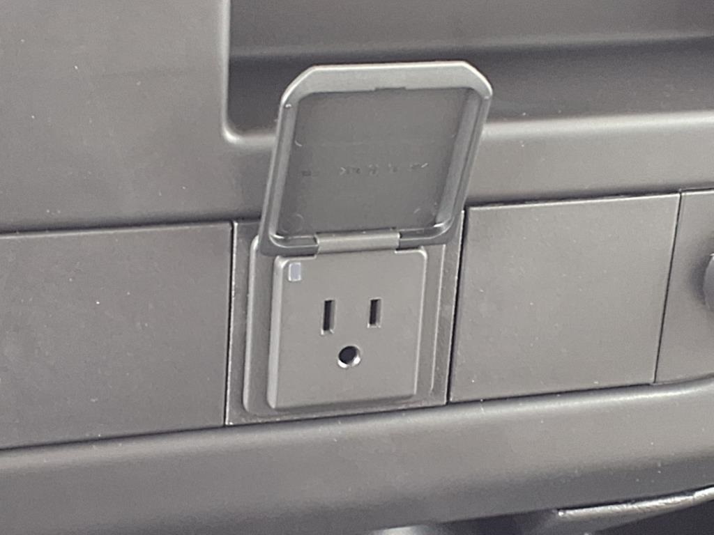 Vehicle image 19 of 25