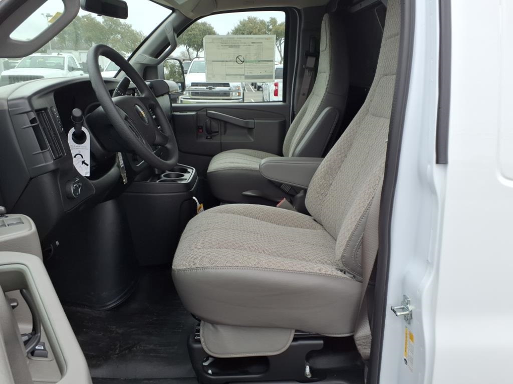Vehicle image 6 of 25