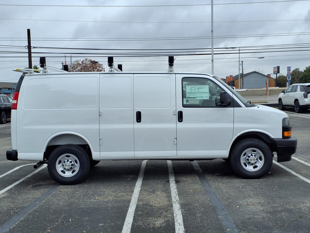 Vehicle image 3 of 25