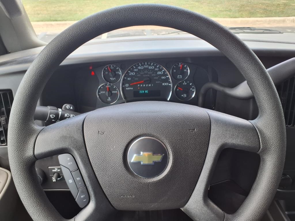 Vehicle image 9 of 21