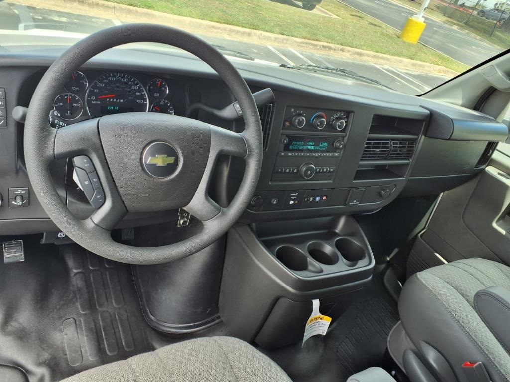 Vehicle image 8 of 21