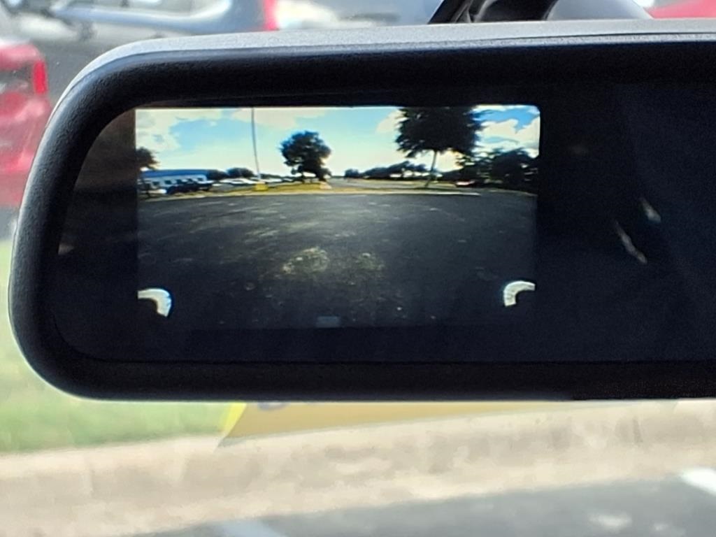 Vehicle image 18 of 21