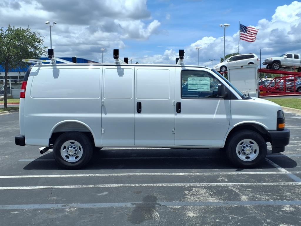 Vehicle image 3 of 21