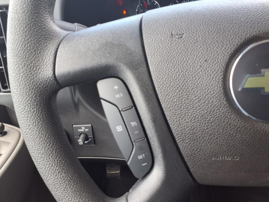 Vehicle image 17 of 21