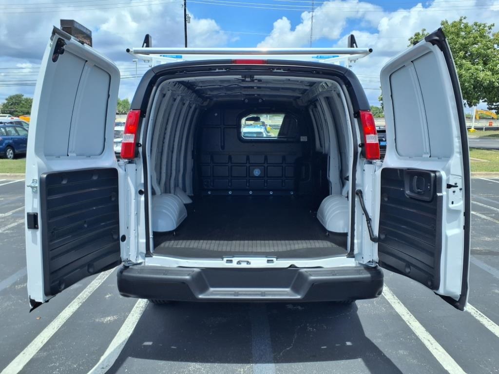 Vehicle image 6 of 21