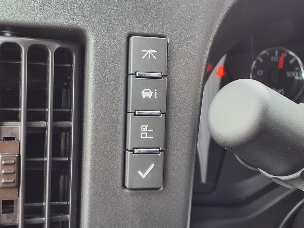 Vehicle image 12 of 25