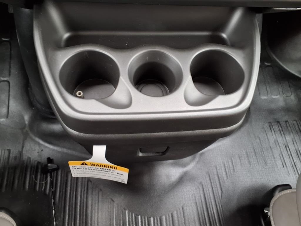 Vehicle image 11 of 25