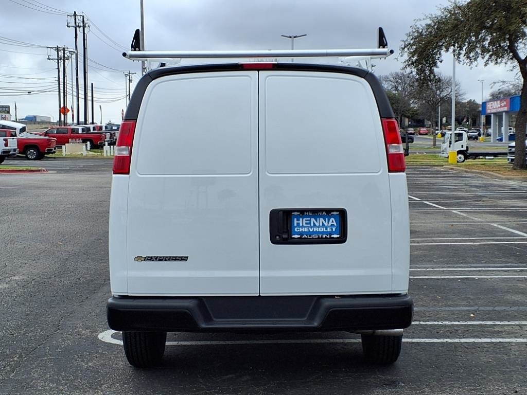 Vehicle image 5 of 25
