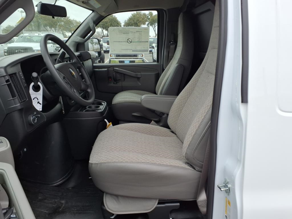 Vehicle image 6 of 25