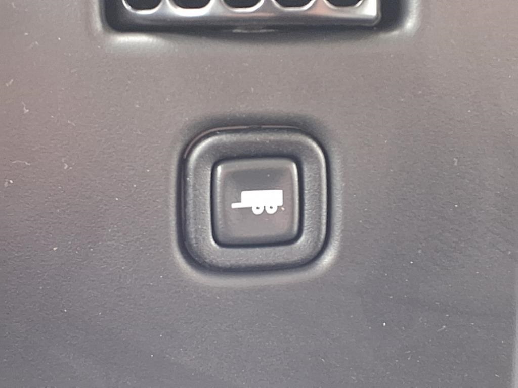 Vehicle image 14 of 25