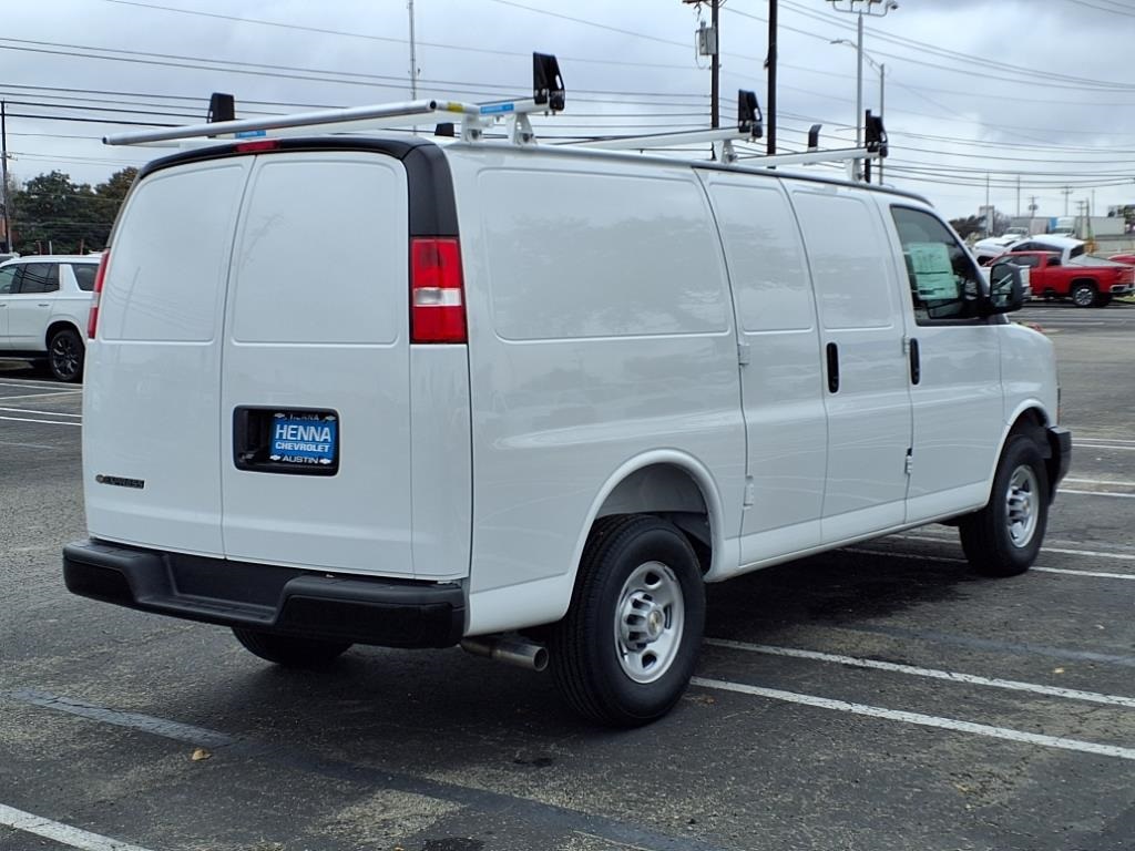 Vehicle image 4 of 25