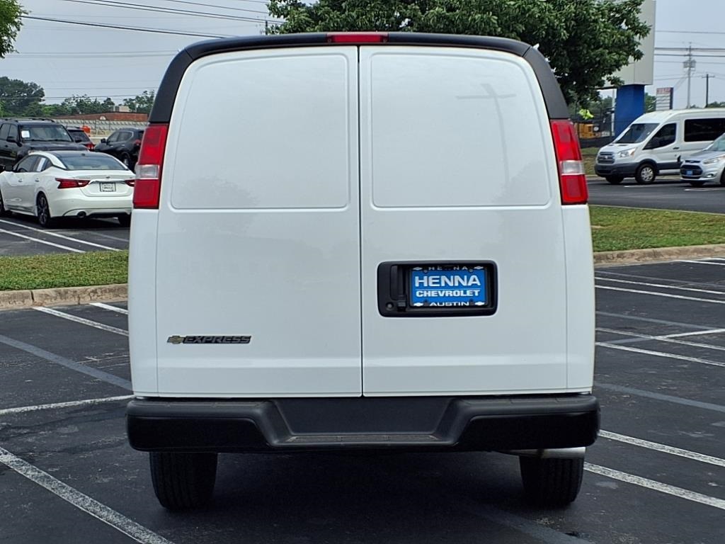 Vehicle image 5 of 22