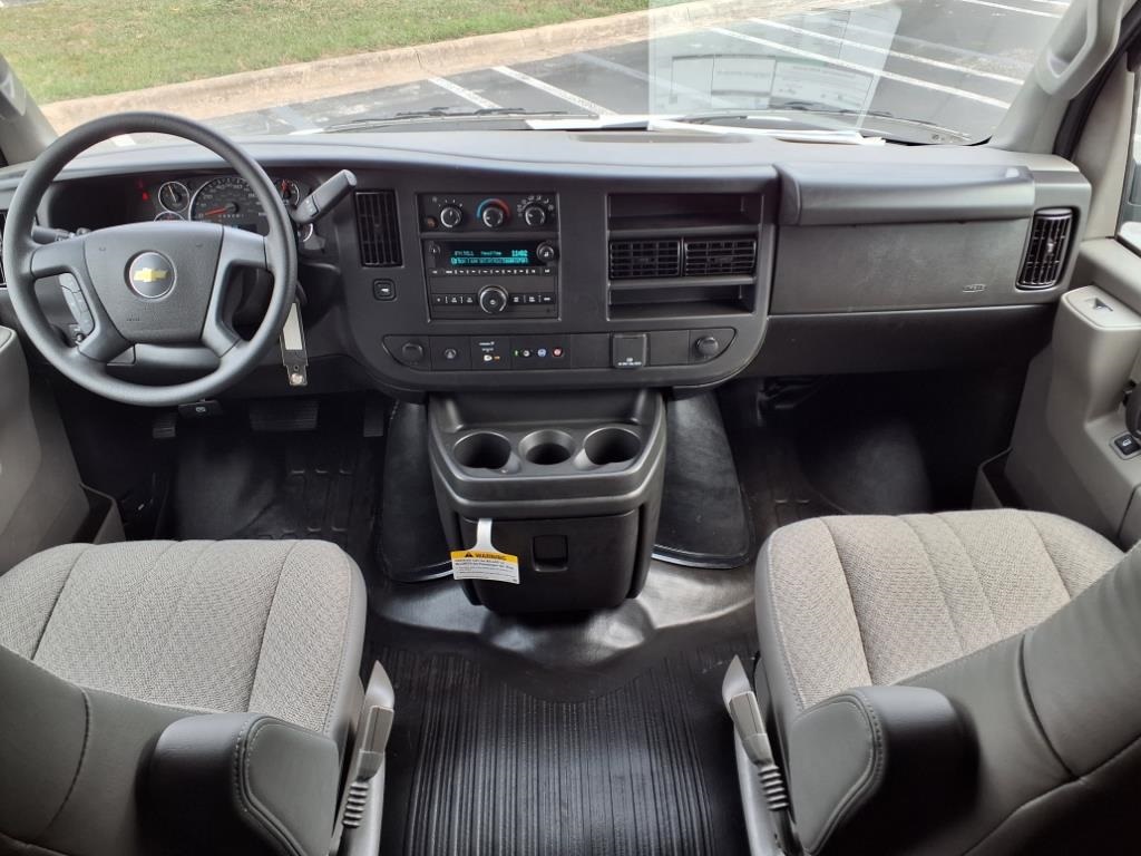 Vehicle image 9 of 22