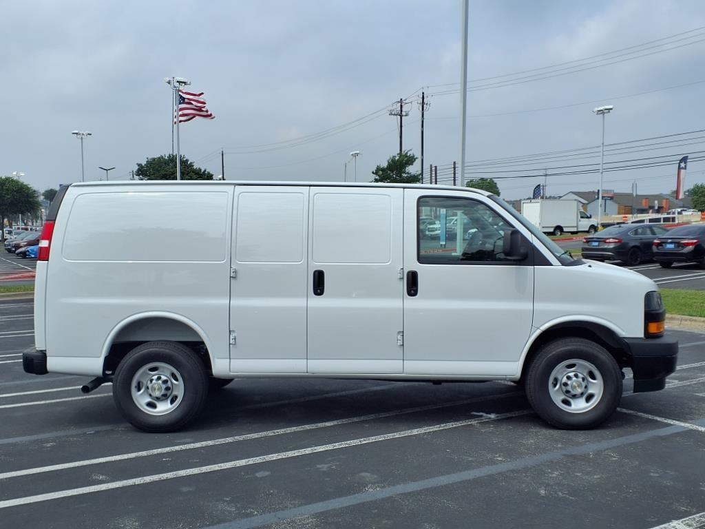 Vehicle image 3 of 22