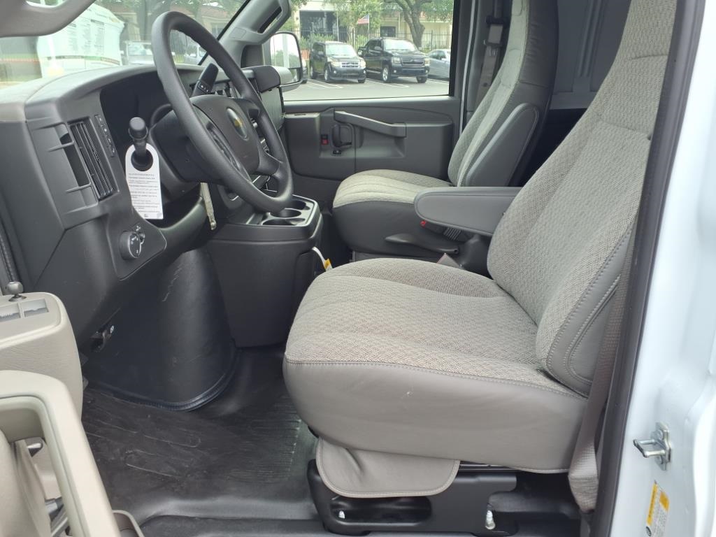 Vehicle image 6 of 22