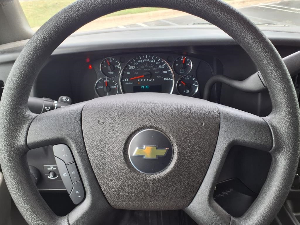 Vehicle image 21 of 22