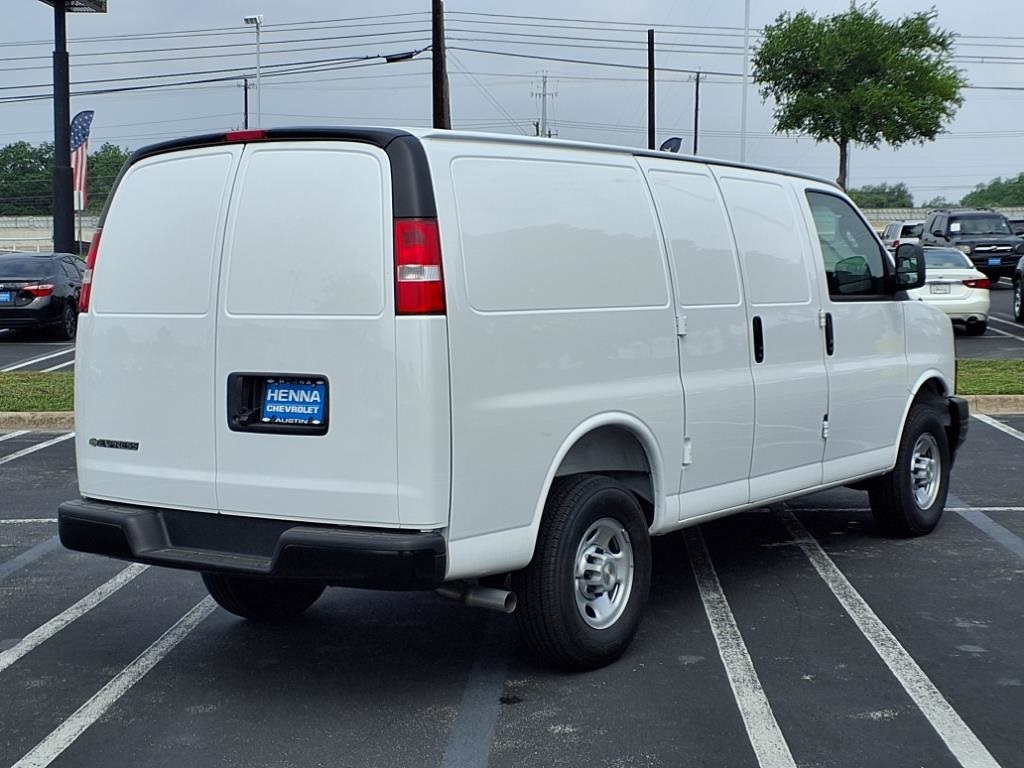 Vehicle image 4 of 22