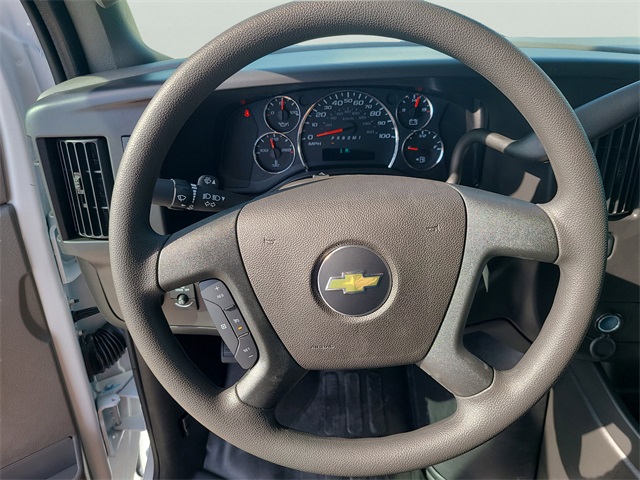 2025 Chevrolet Express Base Image 13 of 27