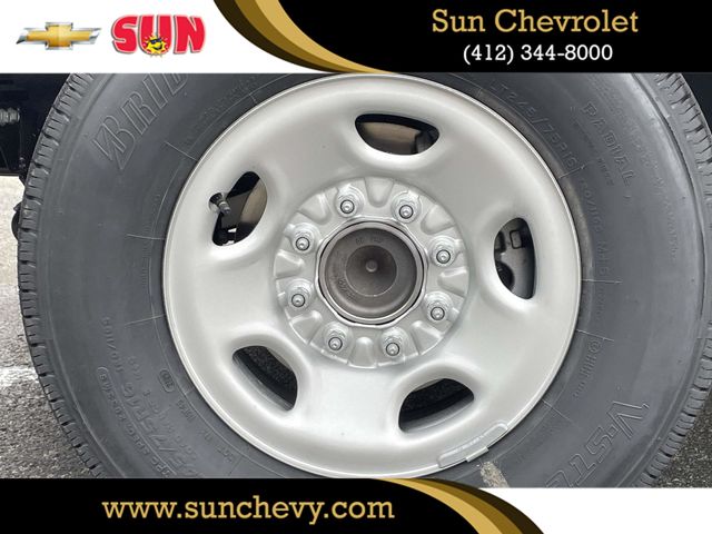 2025 Chevrolet Express Base Image 8 of 26