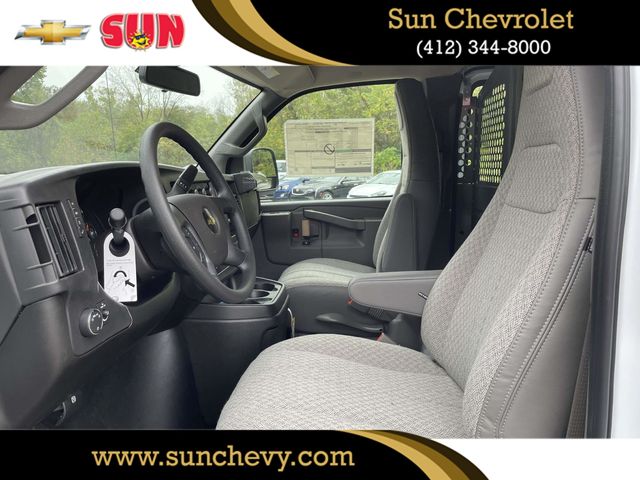 2025 Chevrolet Express Base Image 11 of 26