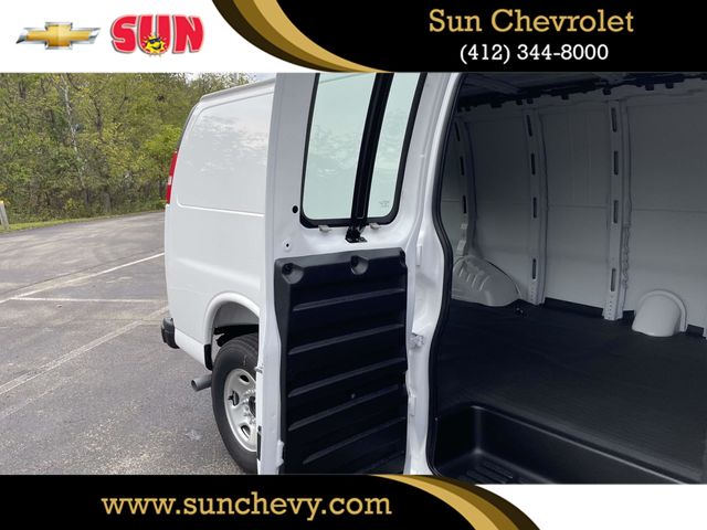 2025 Chevrolet Express Base Image 25 of 26