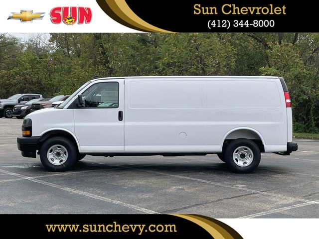 2025 Chevrolet Express Base Image 7 of 26