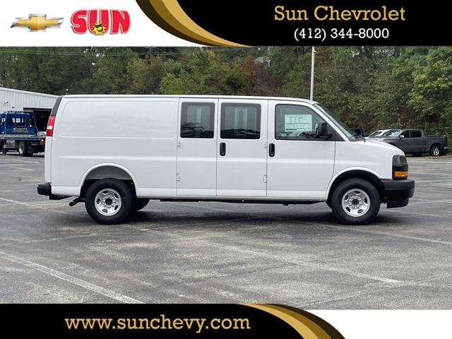 2025 Chevrolet Express Base Image 4 of 26