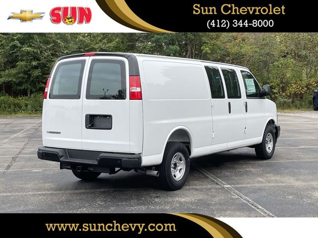 2025 Chevrolet Express Base Image 5 of 26