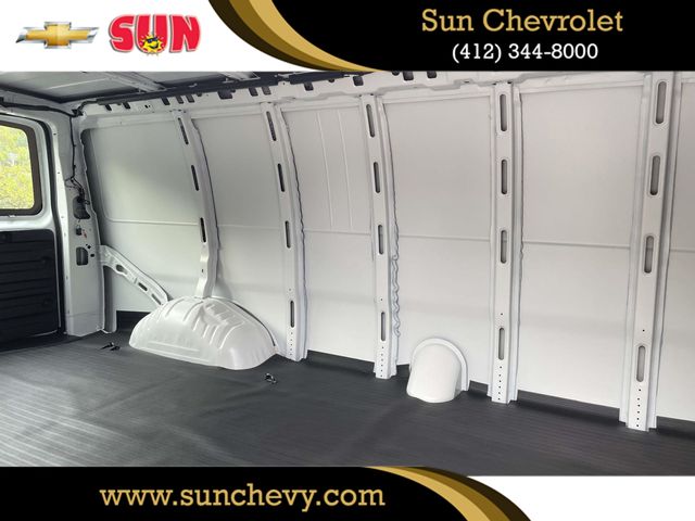 2025 Chevrolet Express Base Image 24 of 26