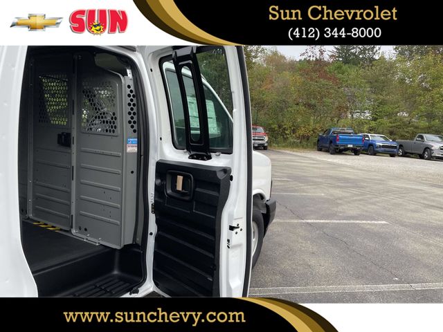 2025 Chevrolet Express Base Image 23 of 26