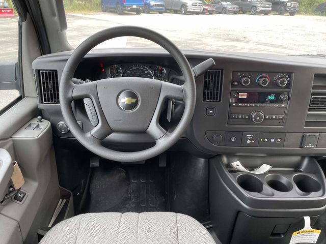 2025 Chevrolet Express Base Image 12 of 25