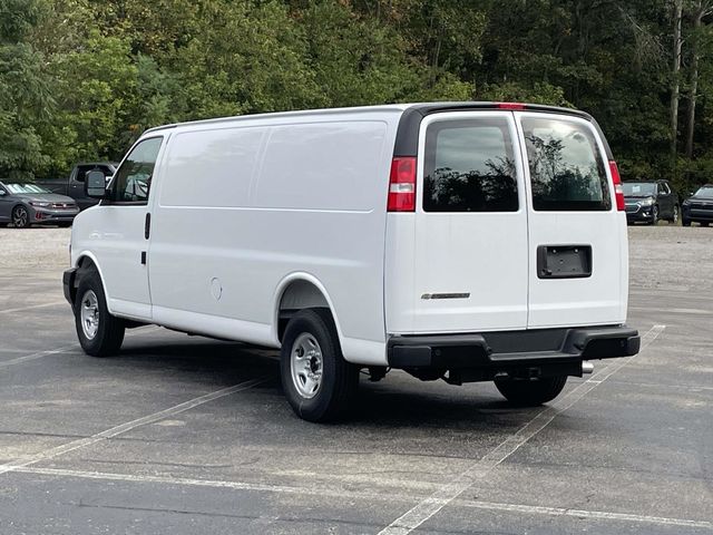 2025 Chevrolet Express Base Image 8 of 25