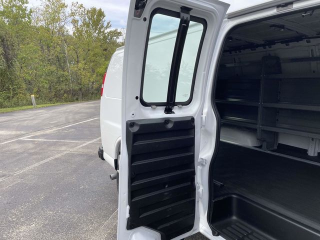 2025 Chevrolet Express Base Image 23 of 25