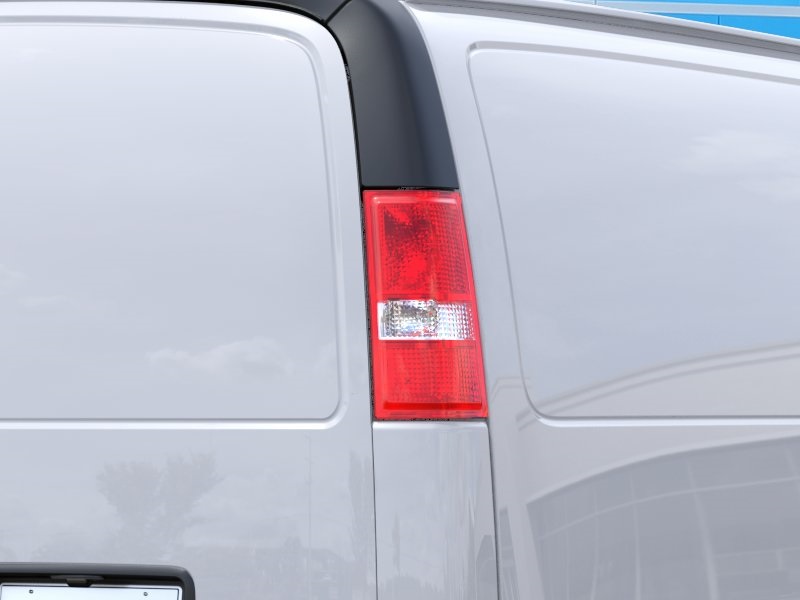 Vehicle image 11 of 24
