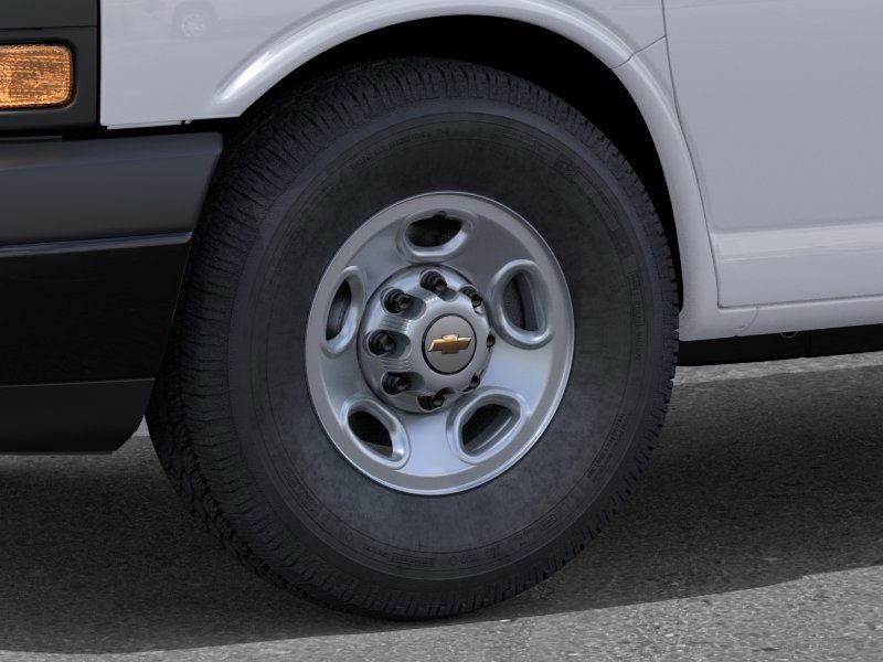 Vehicle image 9 of 24