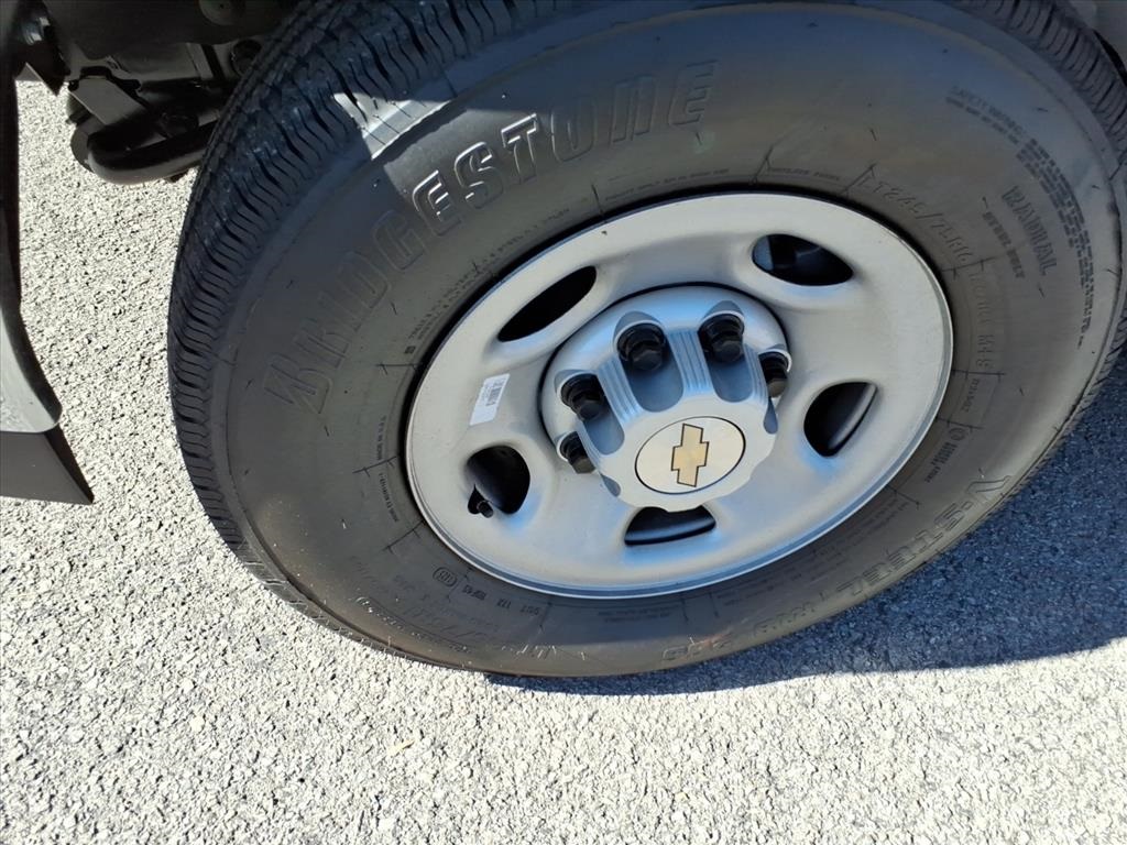 2025 Chevrolet Express Base Image 7 of 24