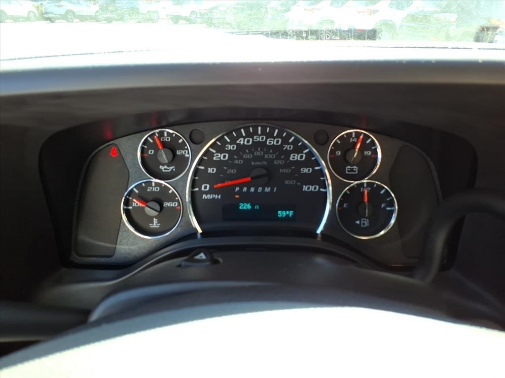 2025 Chevrolet Express Base Image 16 of 24