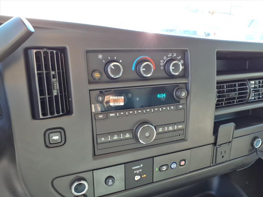 2025 Chevrolet Express Base Image 17 of 24