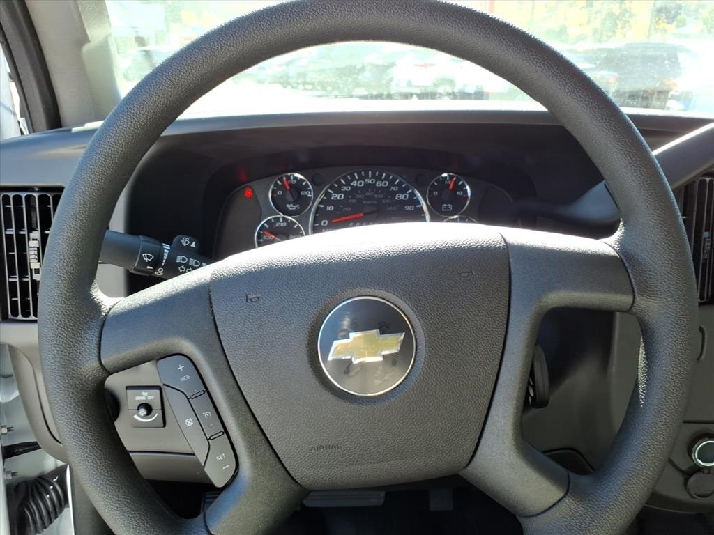 2025 Chevrolet Express Base Image 15 of 24