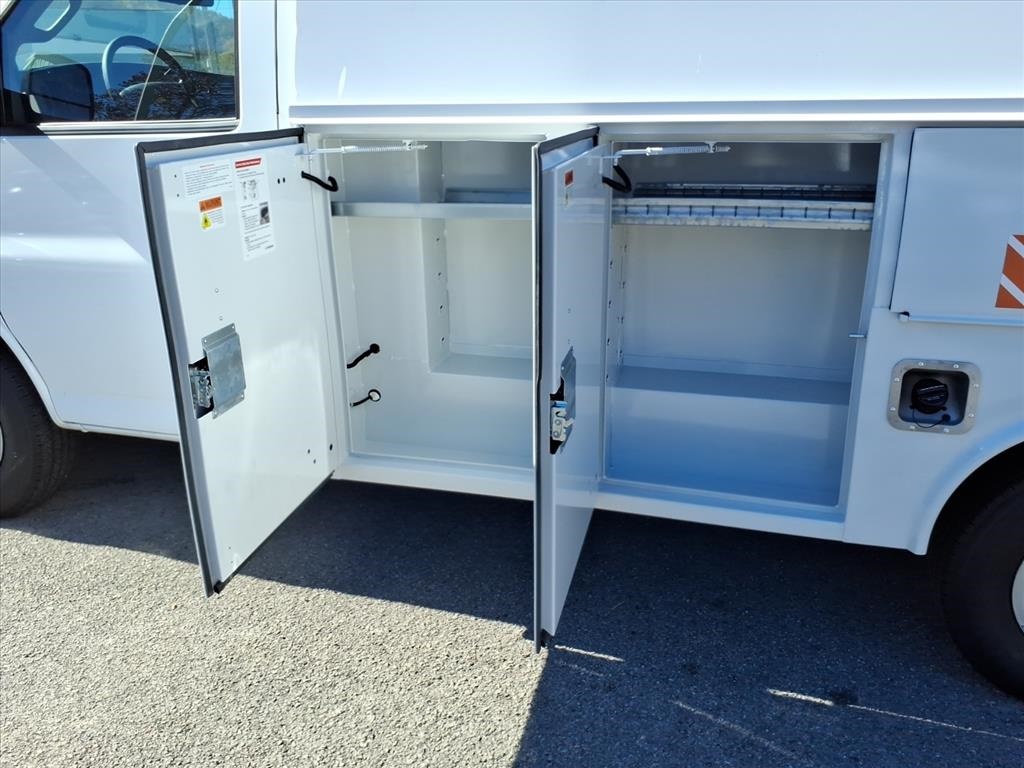 2025 Chevrolet Express Base Image 24 of 24