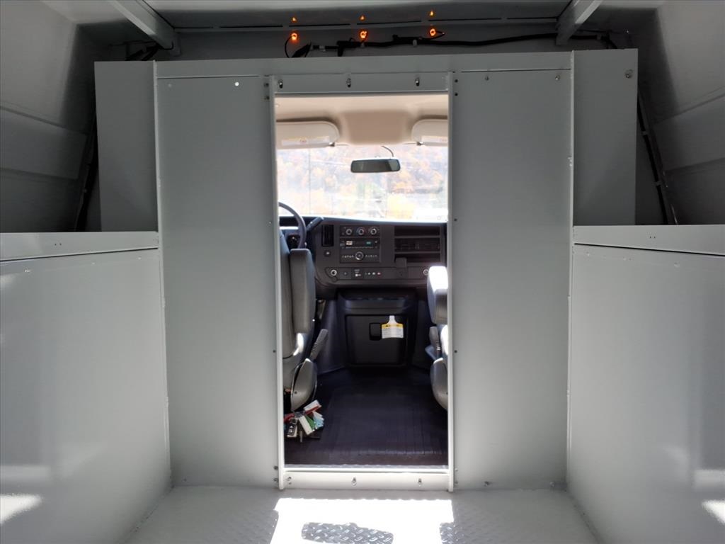 2025 Chevrolet Express Base Image 18 of 24