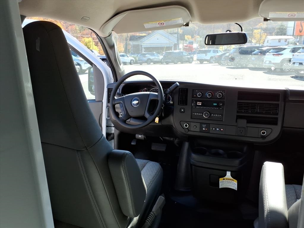 2025 Chevrolet Express Base Image 13 of 24