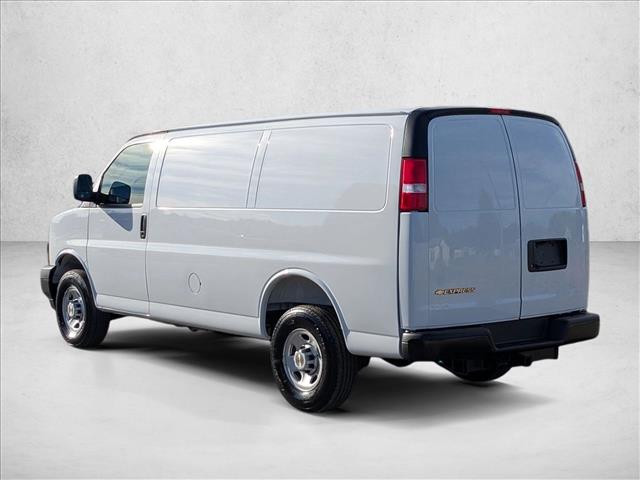 2025 Chevrolet Express Base Image 6 of 18