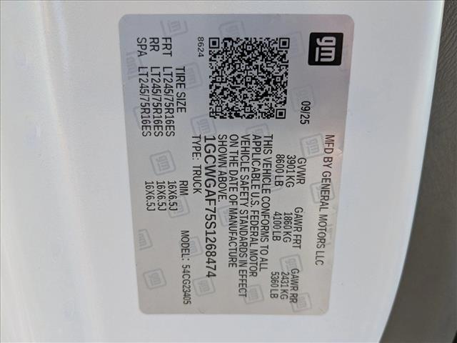 2025 Chevrolet Express Base Image 17 of 18