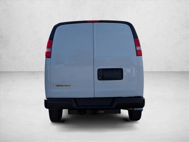 2025 Chevrolet Express Base Image 5 of 18