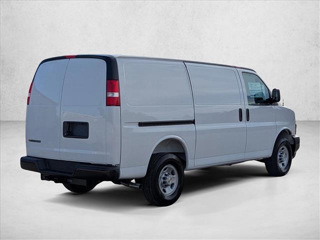 2025 Chevrolet Express Base Image 4 of 18