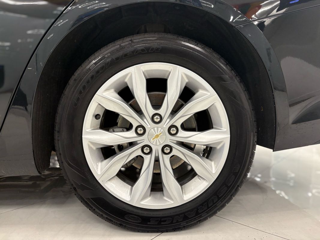 2025 Chevrolet Malibu LT Image 11 of 38