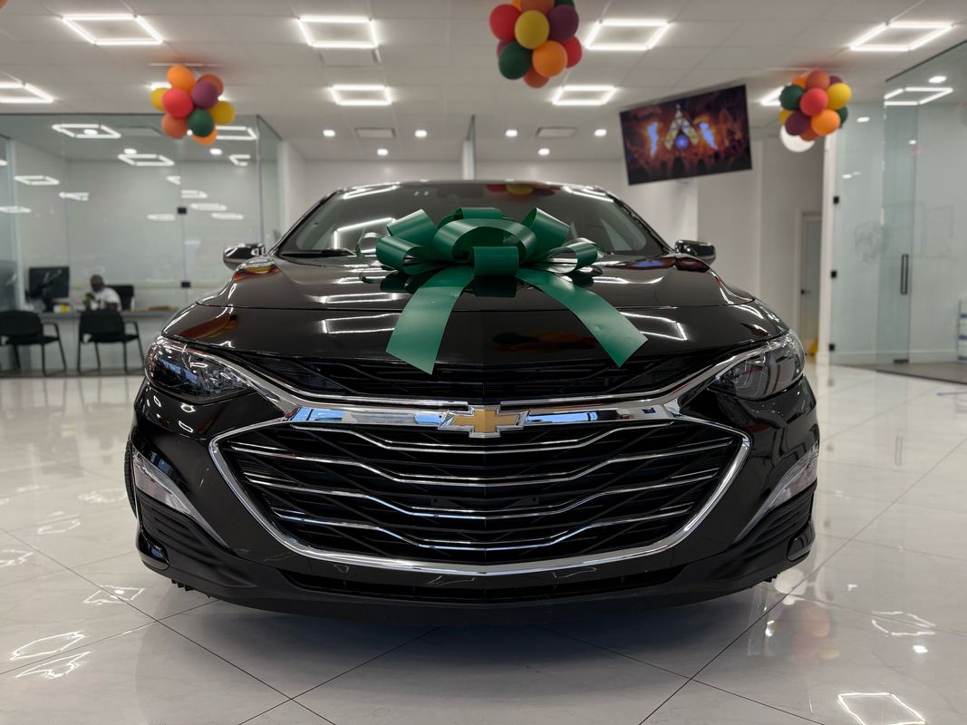 2025 Chevrolet Malibu LT Image 1 of 38